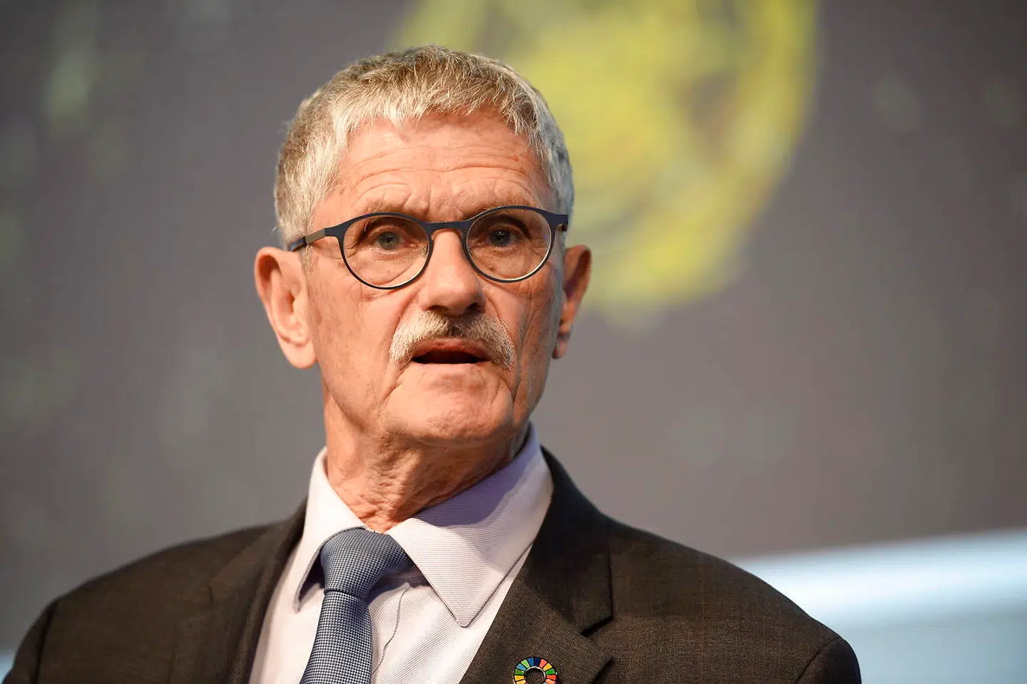 Mogens Lykketoft har sendt en seriøs bandbulle afsted mod Pernille Schnoor.