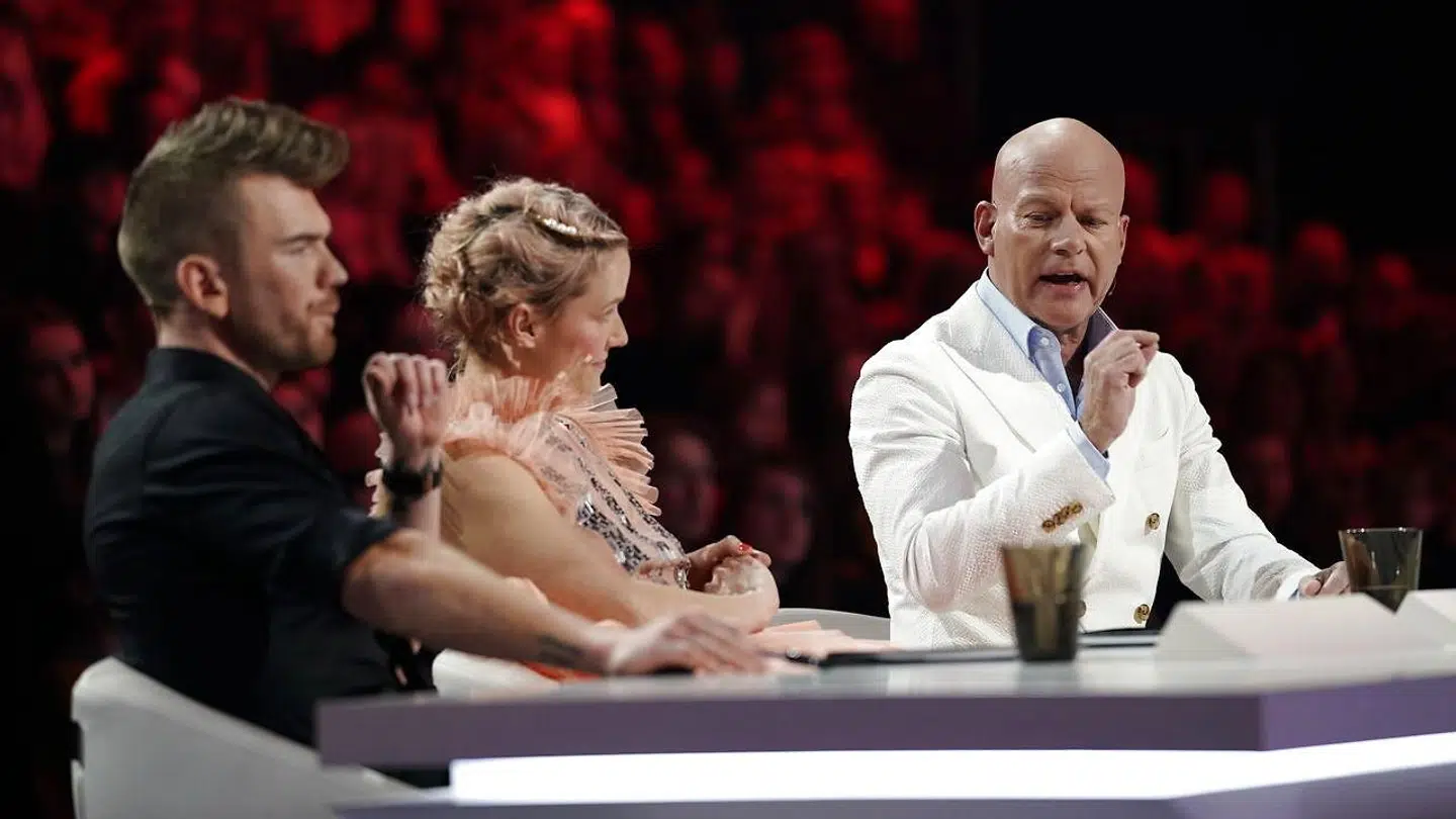 Dommertrioen på arbejde i det første X Factor liveshow, fredag den 1. marts 2019.