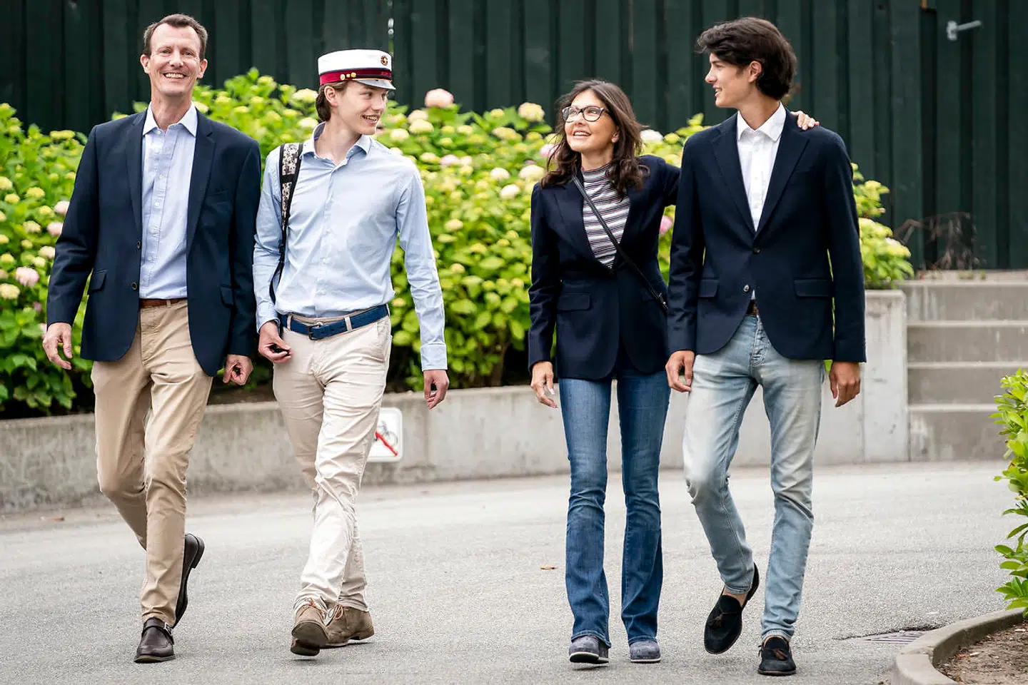 Prins Joachim, grevinde Alexandra, prins Nikolai og prins Felix, efter at sidstnævnte blev student fra Gammel Hellerup Gymnasium i juni 2021.