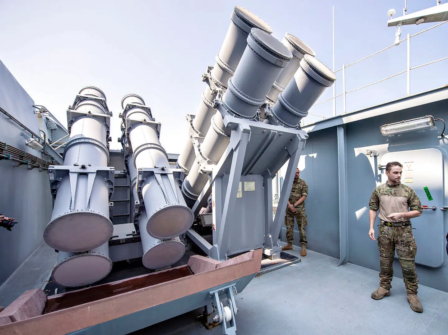 En række lande benytter Harpoon-missilsystemet, men normalt monteret ombord på skibe. Anti-skibsmissilerne kan dog også monteres på lastvogne, og det er den type, som Danmark nu har doneret til Ukraine – og som måske er taget i brug.