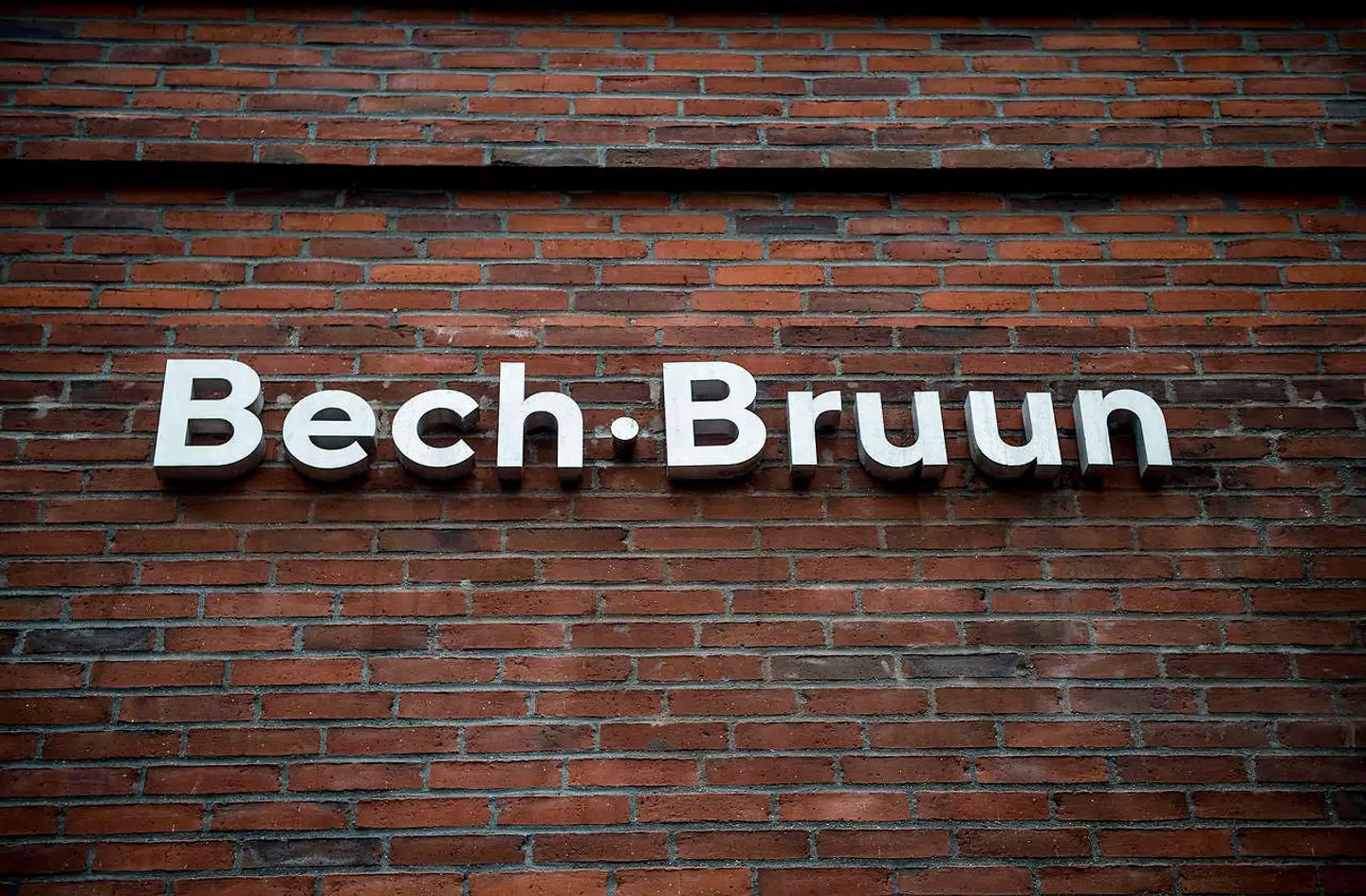 Advokatfirmaet Bech-Bruun blev i Østre Landsret frifundet for Skats krav om erstatning på næsten 1,2 milliarder kroner for advokatfirmaets påståede rolle i udbyttesvindlen.