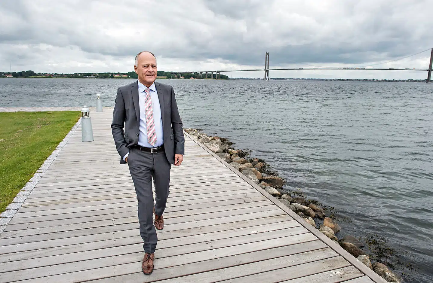 Torben Østergaard-Nielsen, der har bygget A/S United Shipping og Trading Company (USTC) op fra bunden, stopper som topchef og overlader roret til sin ældste datter.