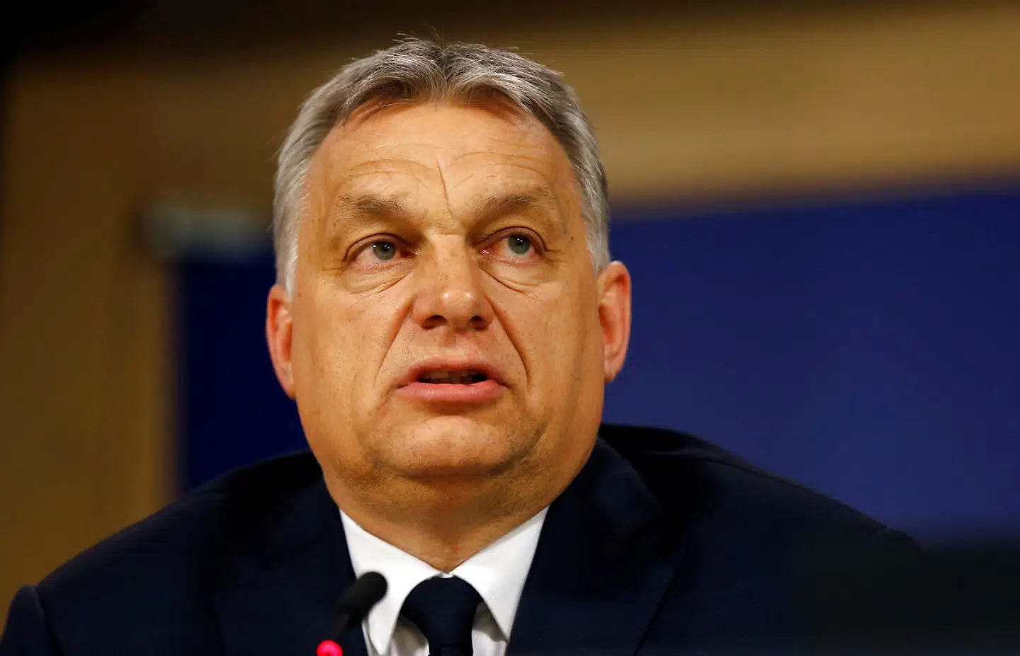 Viktor Orbán deltog selv i mødet onsdag i Bruxelles, hvor hans parti, Fidesz, blev suspenderet. REUTERS/Eva Plevier
