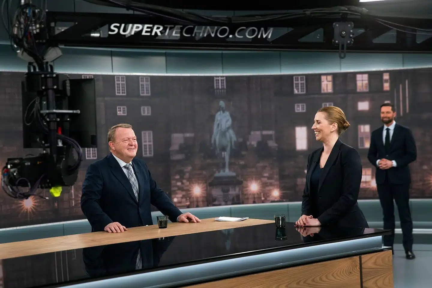TV-duel imellem statsministerkandidaterne Lars Løkke Rasmussen (V) og Mette Frederiksen (S) i 21Søndag DR-Byen i København, søndag den 31. marts 2019. Vært er Kåre Quist.