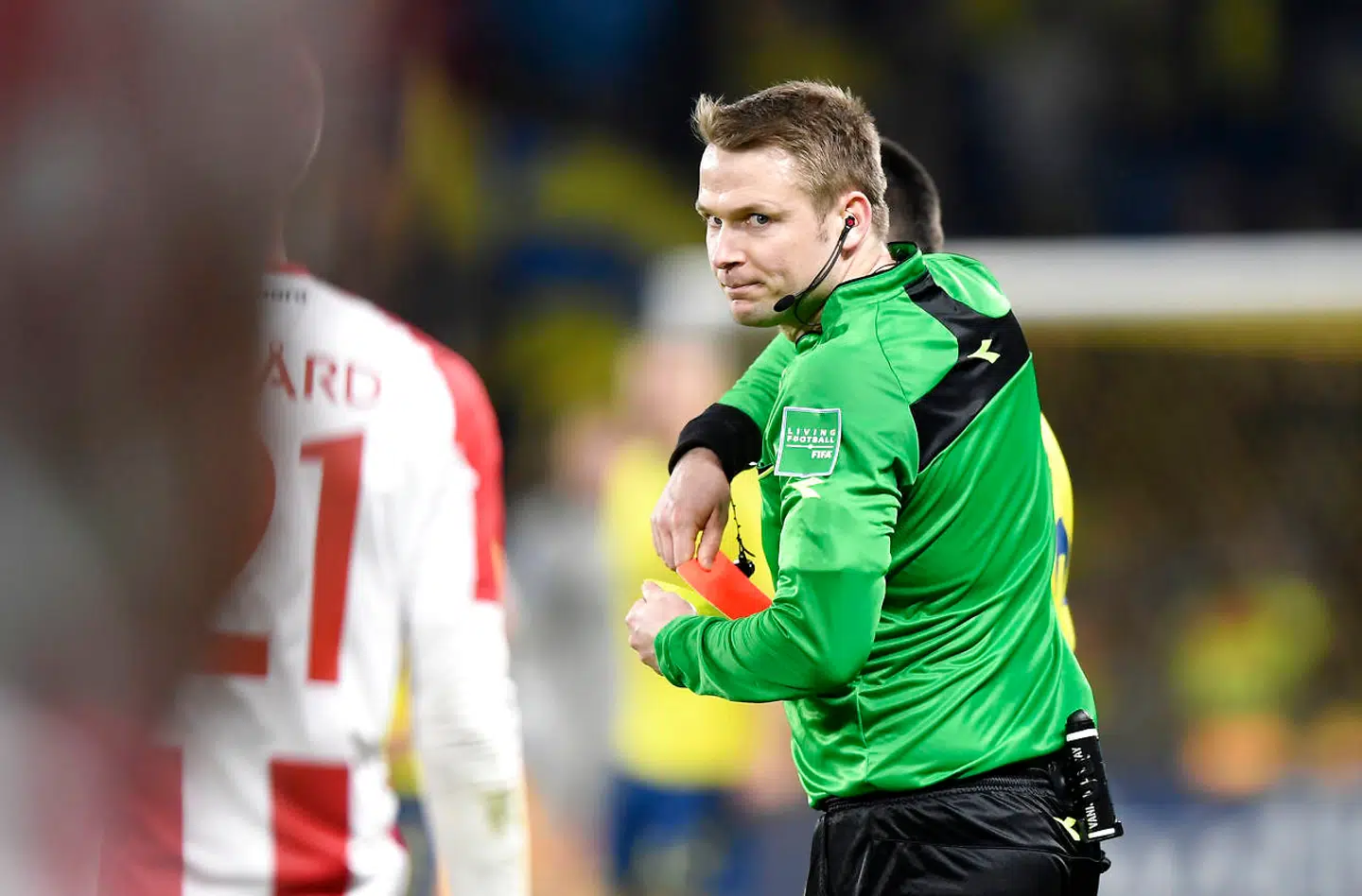 Dommer Jens Maae uddelte et rødt kort til Ante Erceg. (Foto: Lars Møller/Ritzau Scanpix 2019)