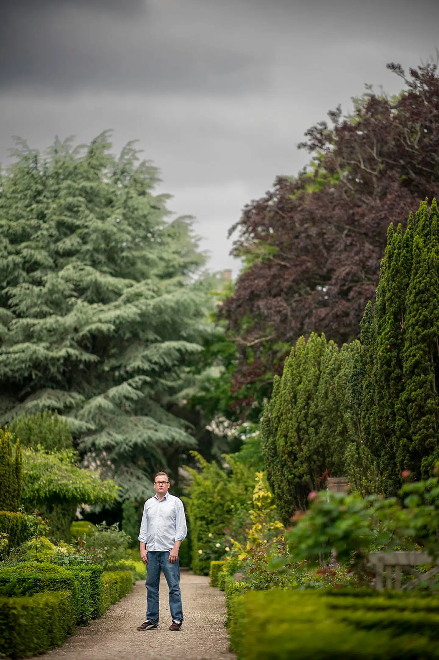 Christian Monrad er havnet i åben konflikt med menighedsrådet ved Københavns Domkirke, hans arbejdsplads. Han ønsker nemlig af »samvittighedsårsager« ikke at bidrage til den redegørelse om forløbet i en overgrebssag, som Kirkeministeriet har bestilt. I stedet vil han lave sin egen kritiske redegørelse.