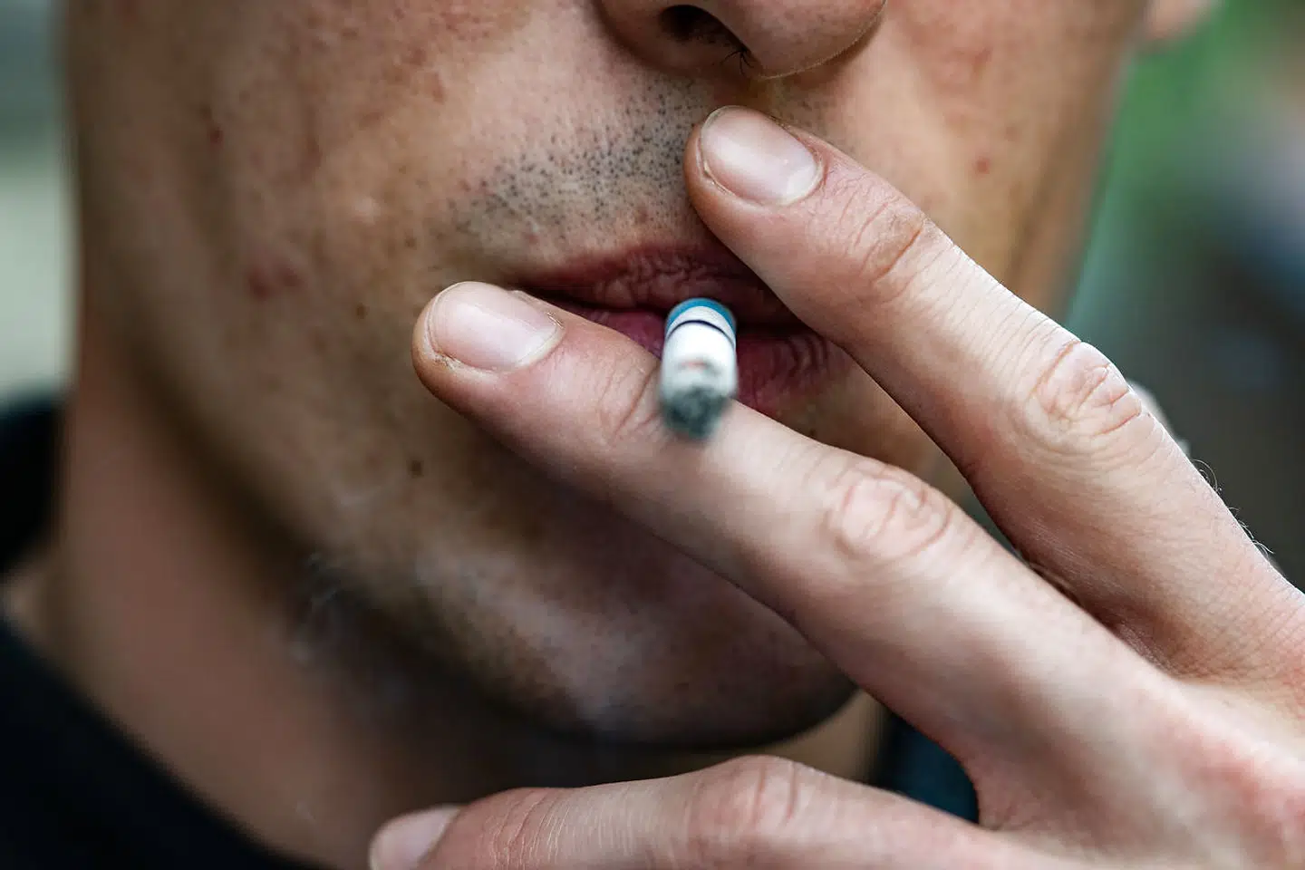 Hvis du er 12 år eller derunder, så skal du ifølge regeringen aldrig have lov til at købe cigaretter.