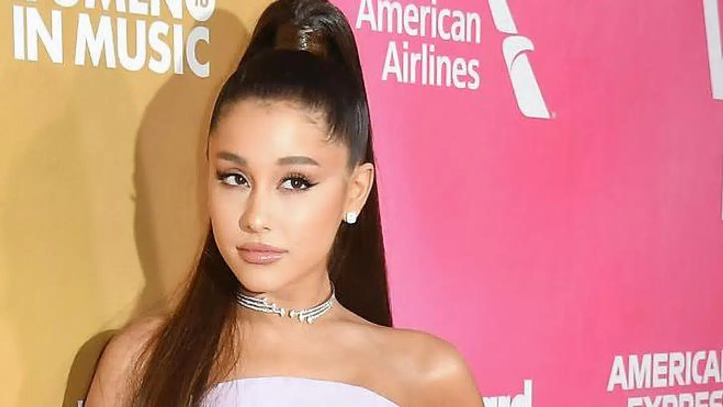 Her ses Ariana Grande i december 2018. (Photo by Angela Weiss / AFP)
