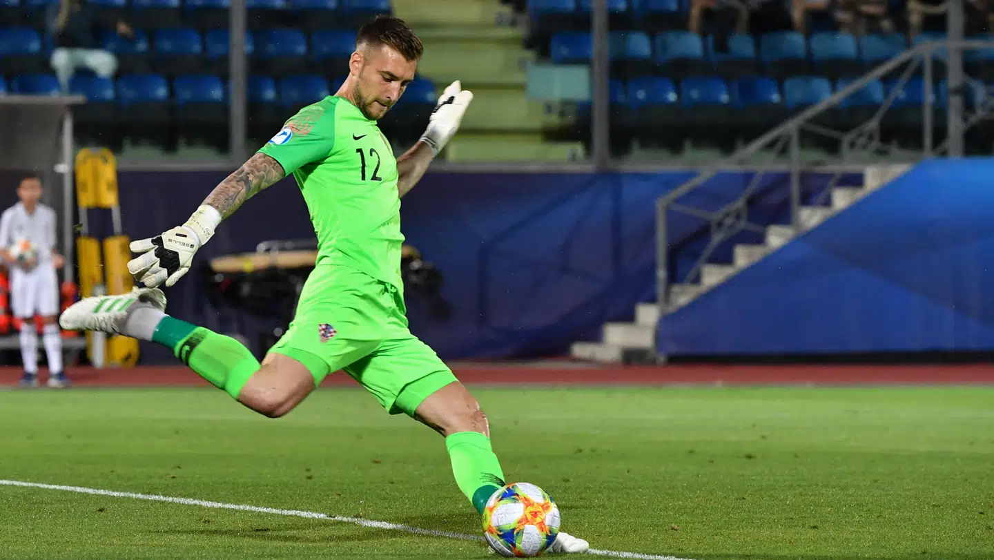 Josip Posavec, AaBs nye keeper, i aktion for Kroatiens U21-landshold.