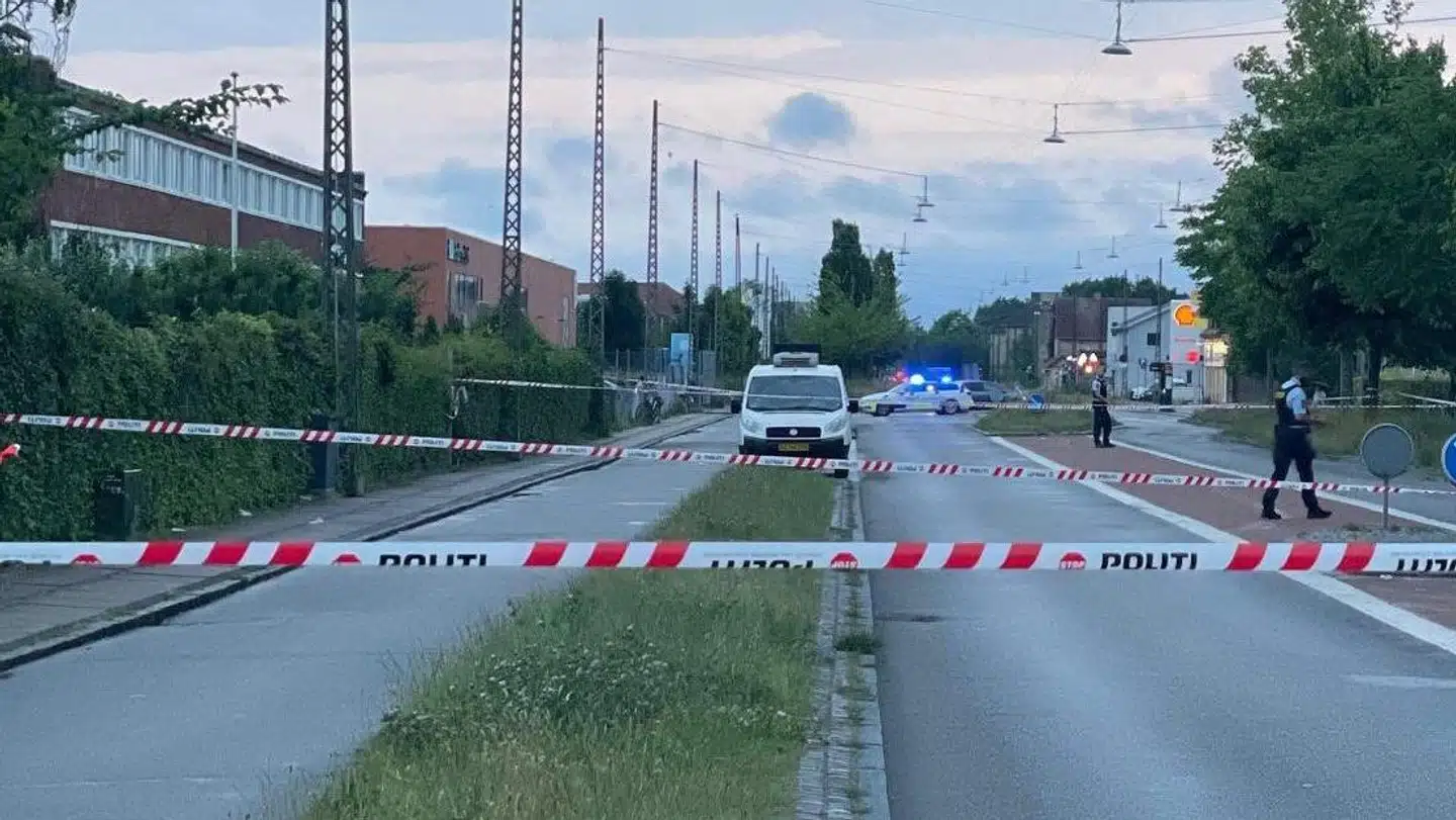 Gl. Køge Landevej afspærret i forbindelse med knivstikkeri mandag aften.