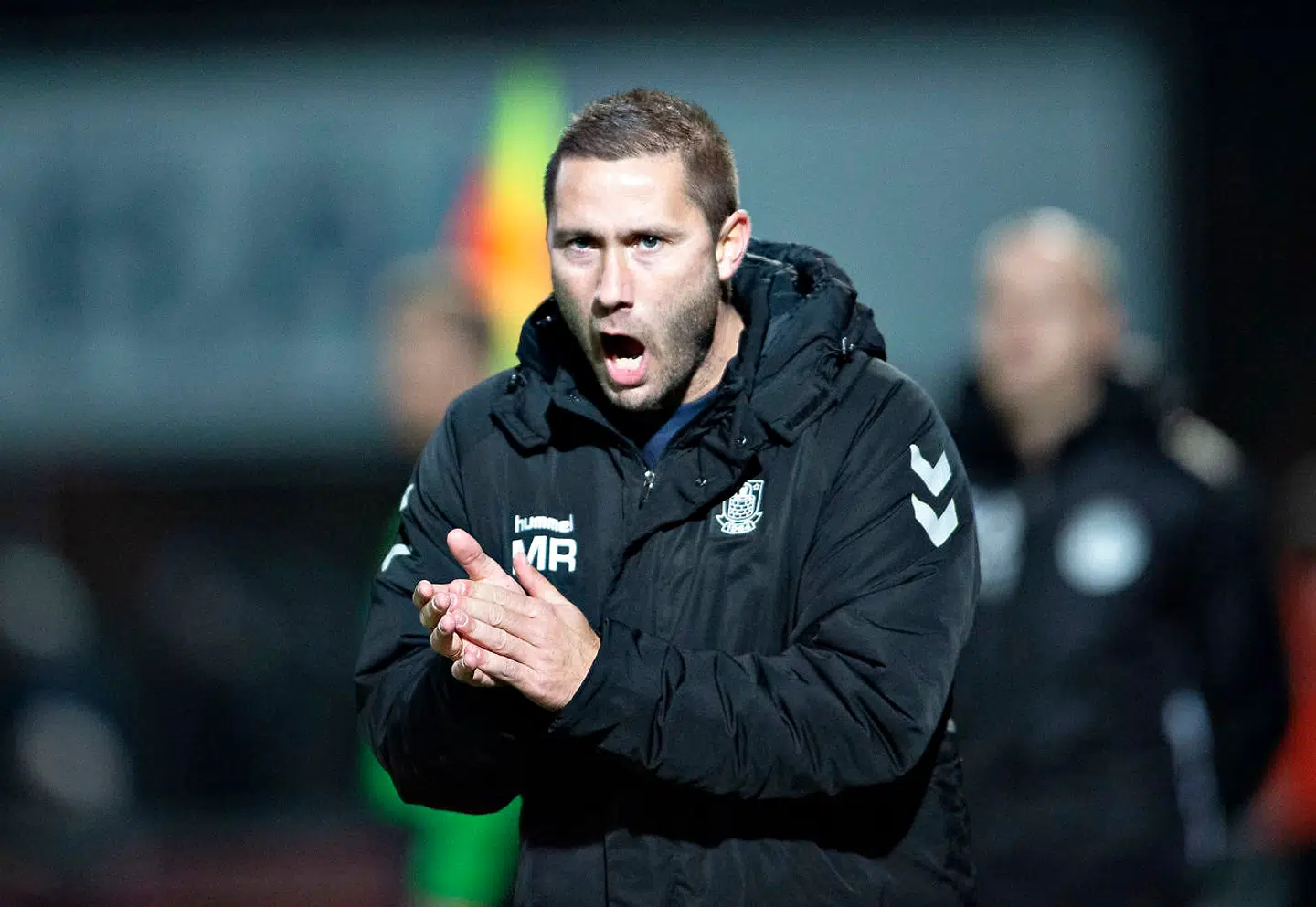 Brøndby er et stykke fra FCK, erkender Brøndbys cheftræner Martin Retov inden derbybraget på Brøndby Station søndag.