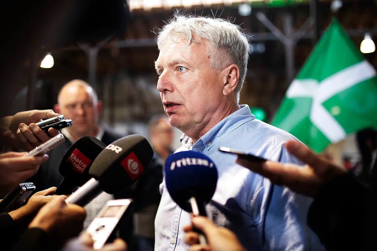 »Jo. Men jeg oplever, det handler om personkonflikter. Man deler udokumenterede rygter, og det skaber en forkert måde at tale med hinanden på. Jeg synes, vi skal trække en streg i sandet,« sagde Uffe Elbæk under Alternativets landsmøde lørdag i Odense.
