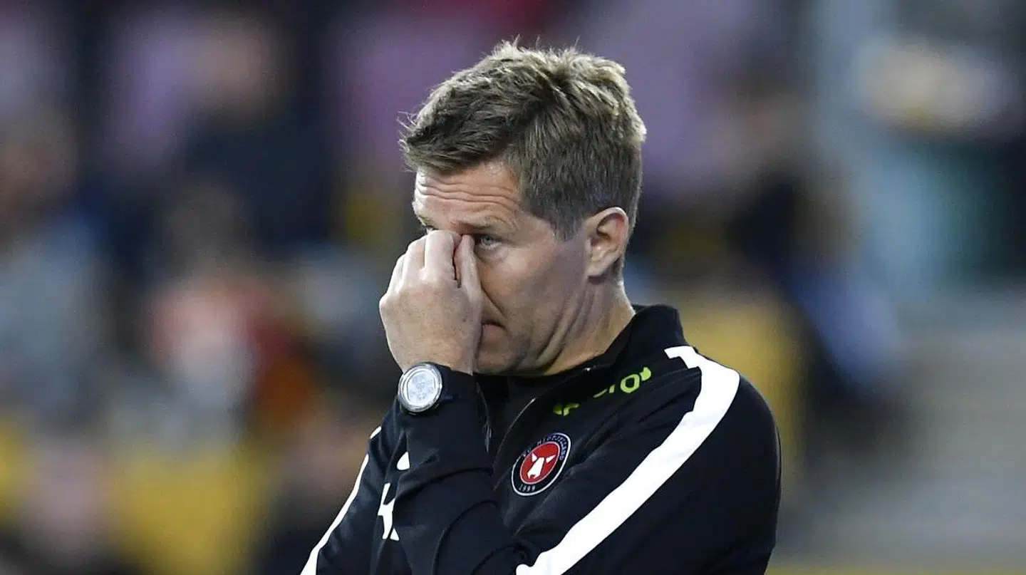 FCM-træner Kenneth Andersen måtte til tider klø sig i håret - eller på næsen - over spillet mandag aften.