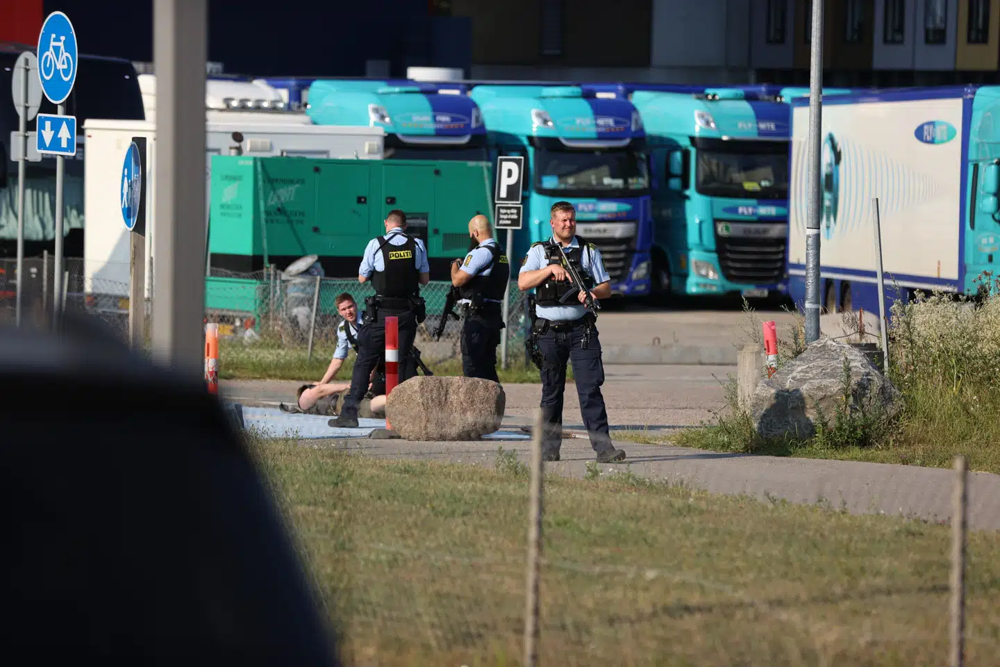 Drama i Fields. Politiet er talstærkt til stede. Foto: Mikkel Johansen/Byrd