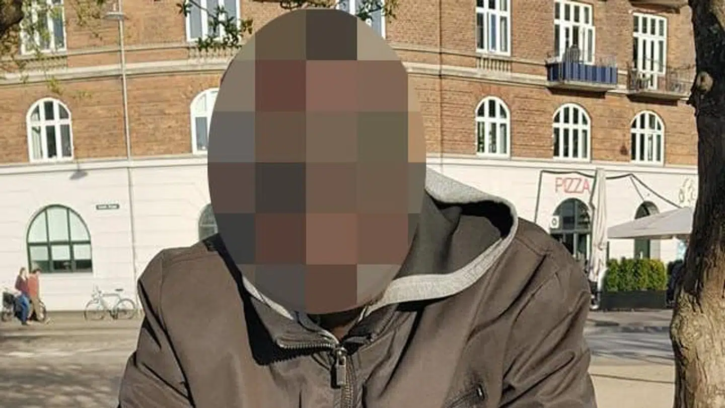 Den 26-årige mand, der nu har været varetægtsfængslet i næsten to måneder for rovmordet på Malene Hasselblads mor, er også sigtet for at have dræbt to andre pensionister.