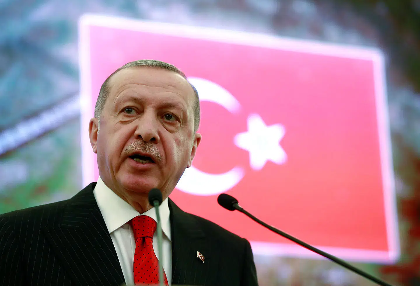 Den tyrkiske præsident Recep Tayyip Erdogans regeringsparti led nederlag i både Istanbul og Ankara ved Tyrkiets lokalvalg 31. marts.