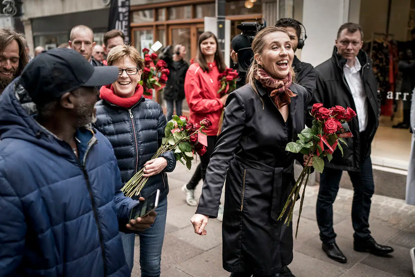 Røder roser og velfærd til unge, til gamle, til alle. Mette Frederiksen fortrænger bare reformerne, særligt dem, hun selv var med til at gennemføre som beskæftigelsesminister. Foto: Asger Ladefoged