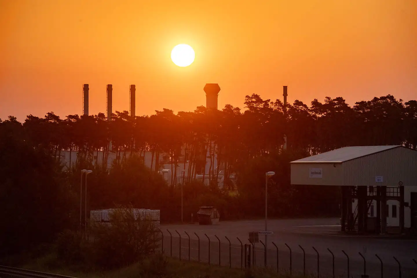 Gasledningen Nord Stream 1 løber fra Rusland gennem Østersøen til Europa. Og den er central for Vladimir Putins magtspil. På billedet ses et gasanlæg i Lubmin i Tyskland.