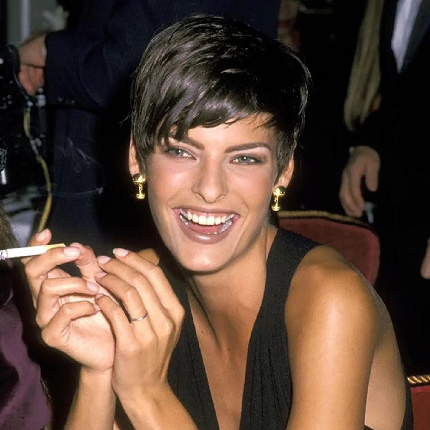 Linda Evangelista med sit karakteristiske korte hår tilbage i hendes storhedstid som supermodel i 1990'erne.
