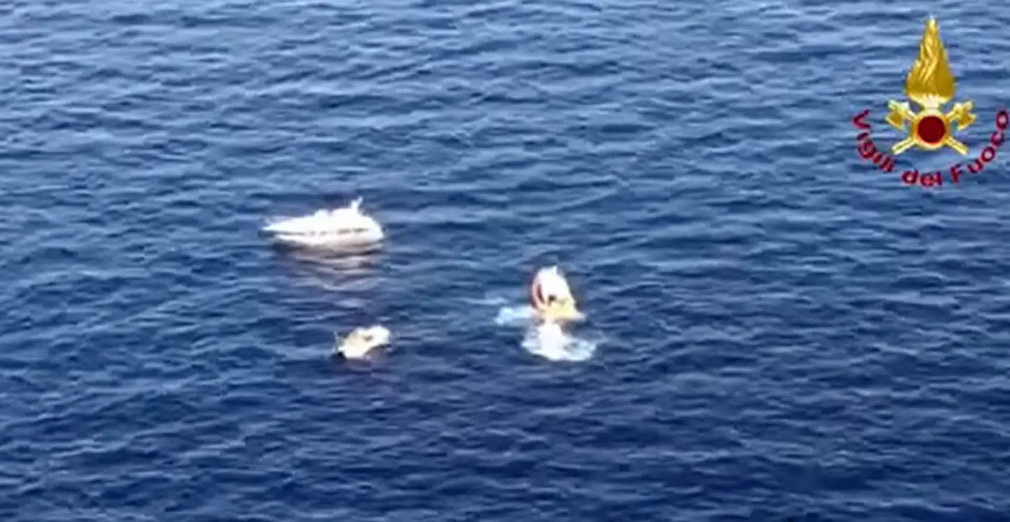 Italienske myndigheder, der hører under Italiens indenrigsministerium, har delt dette luftfartsfoto.
