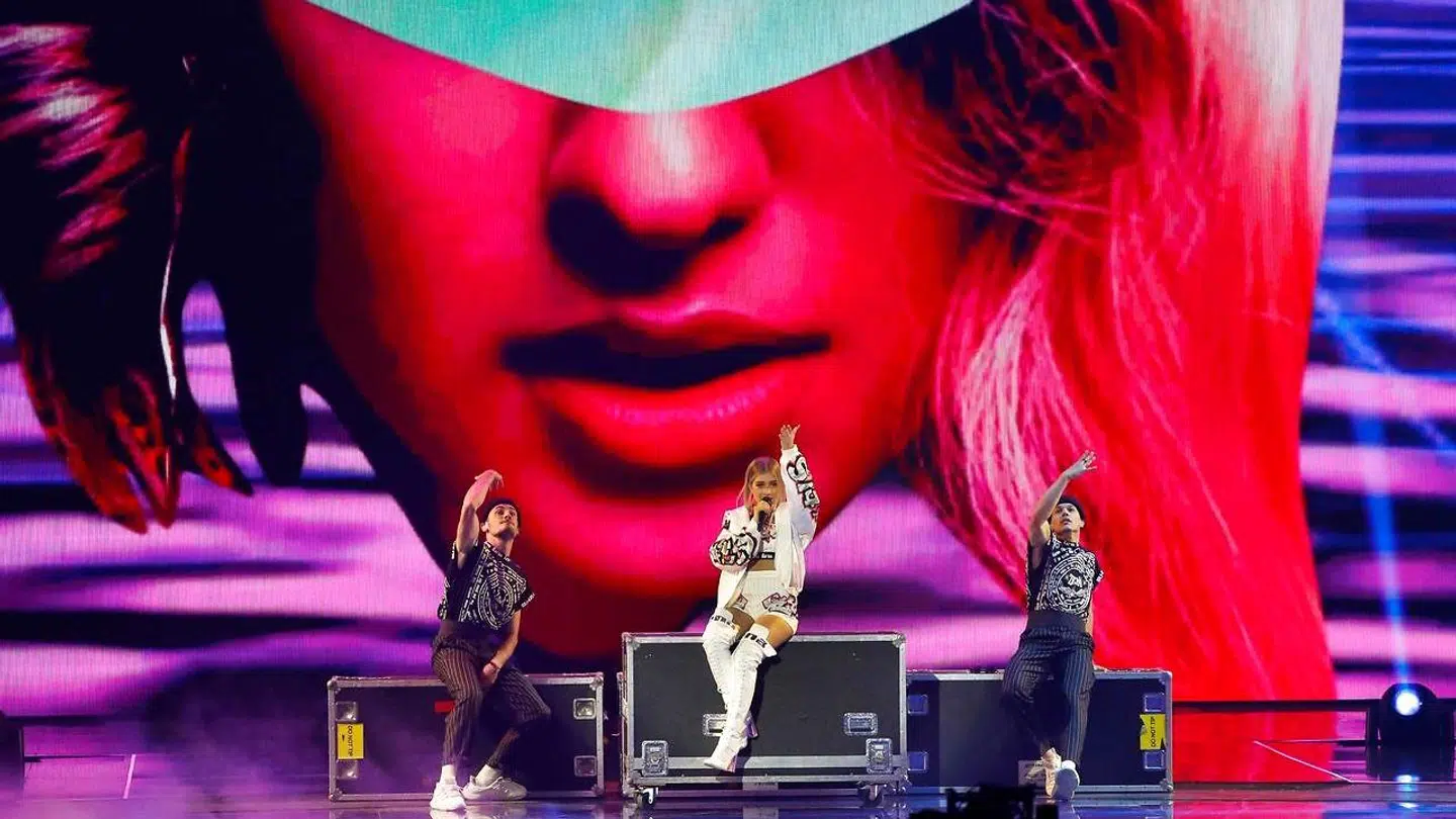 To af Danmarks nordiske naboer var i kamp tirsdag aften i Eurovisions første semifinale.