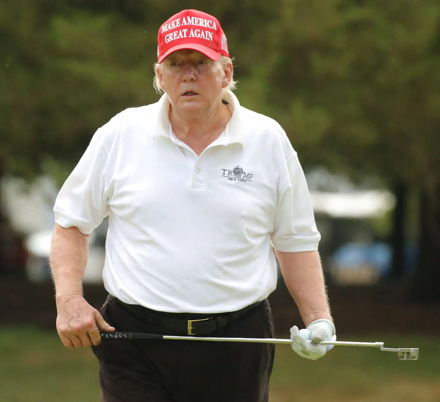 Her ses Donald Trump torsdag under en runde af golfturneringen for både profesionelle og amatører forud for weekendens LIV Golf Invitational.