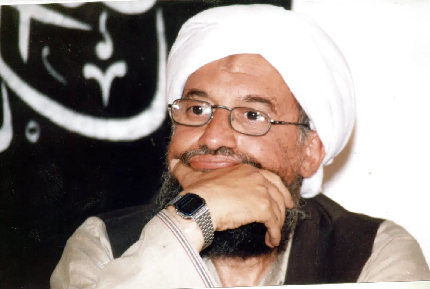 USA har dræbt den øverste leder for al-Qaeda, Ayman al-Zawahiri, i et droneangreb i Kabul i weekenden. Det oplyser USAs præsident.