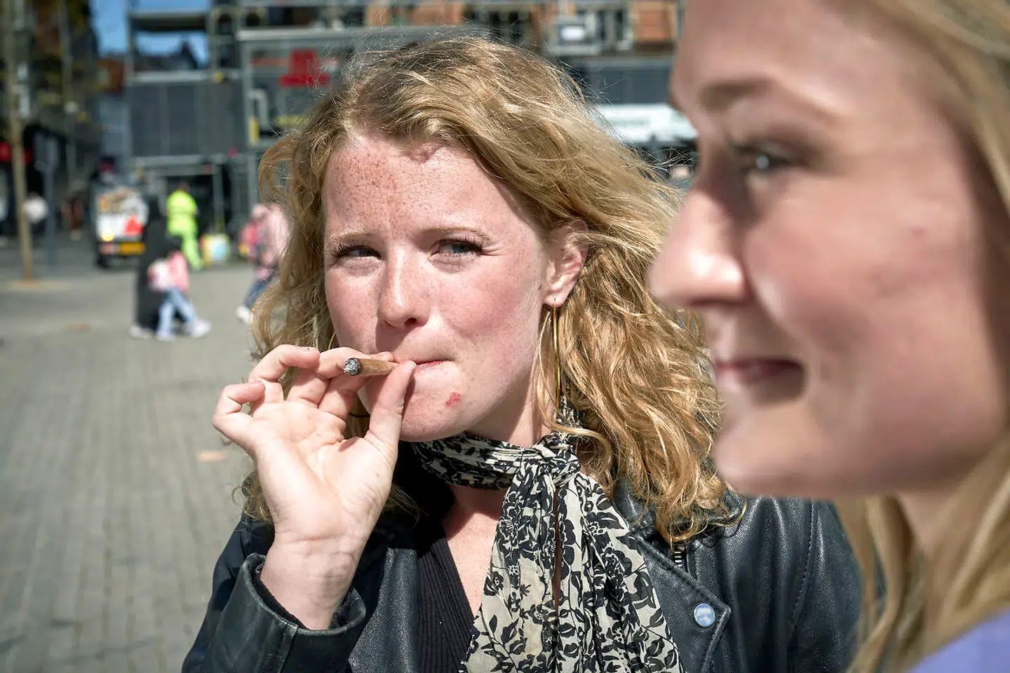 De fleste danskere bakker op om at legalisere hash og lade staten stå for salget. Det samme gør politikerne Laura Rosenvinge (S) (t.v.) og Louise Thomsen (V), der er medlemmer af Borgerrepræsentationen i Københavns Kommune.