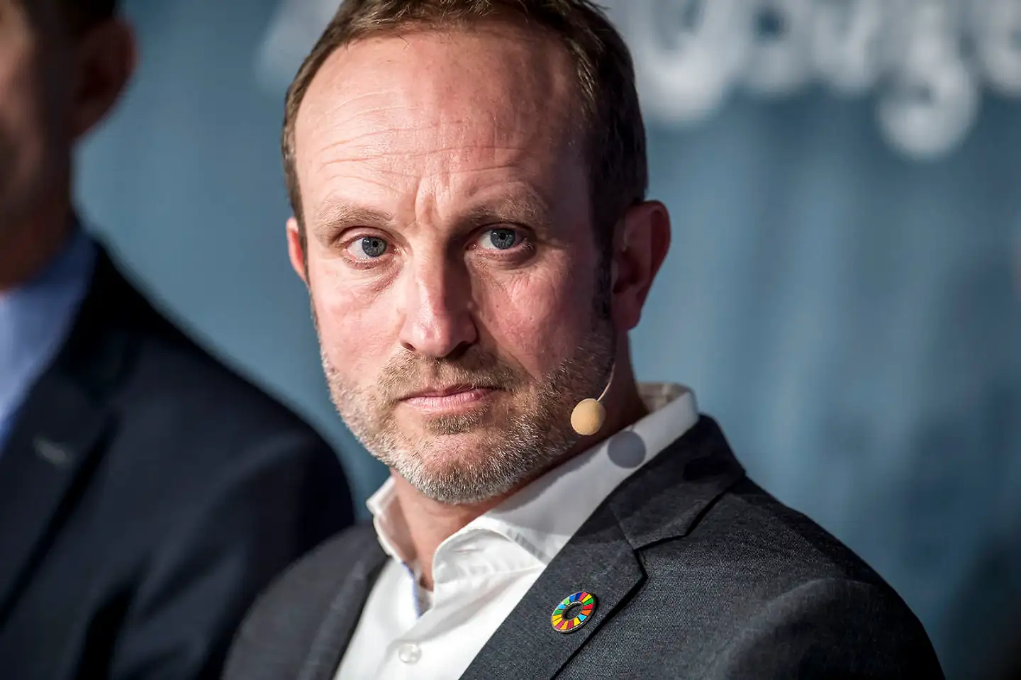 Finansordfører for Det Radikale Venstre Martin Lidegaard er overordnet begejstret for vismændenes konklusioner, men der mangler stadig arbejdskraft i Danmark, mener han.