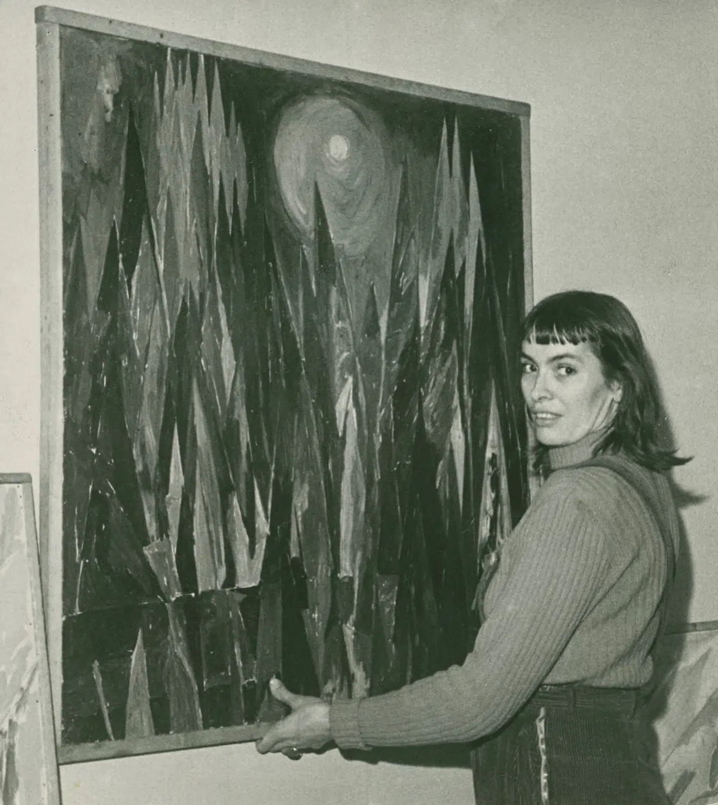 Else Alfelt var ikke spor egoorienteret i sin kunst, men hun skilte sig ud. I sine abstrakte kompositioner med en intens fascination af farvens brydninger, fremstod hun langt mere behersket og poetisk end de mere vilde malere, som arbejdede sammen i de politiske og kunstnerisk abstrakte fællesskaber.