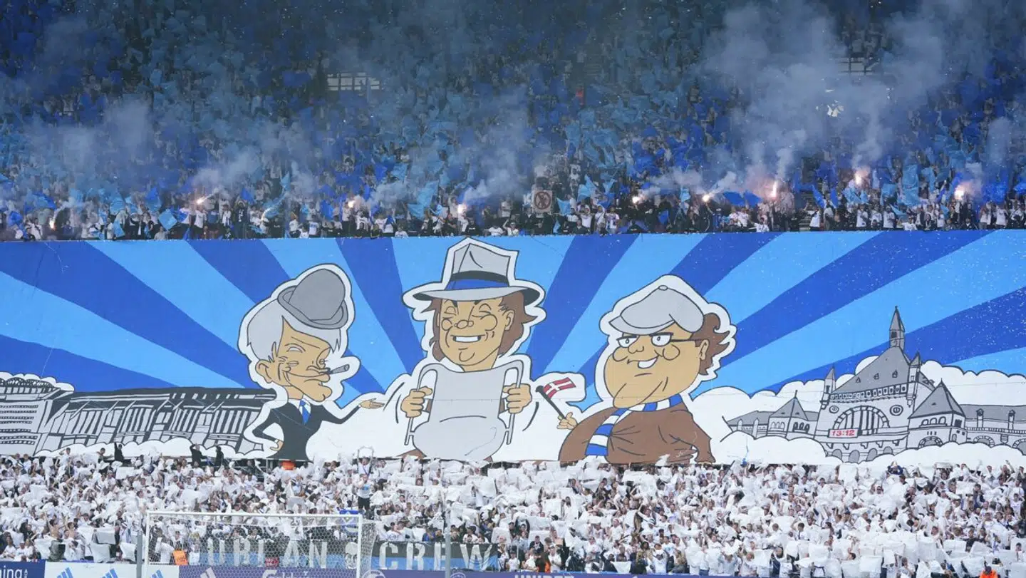 Under seneste »derby« mellem FCK og Brøndby, tilsvinede FCKs fans politiet med et skjult budskab i Olsen Banden tifo. Uret ved hovedbanegården viser 13:12, hvilket står for bogstaverne ACAB – All Cops Are Bastards.