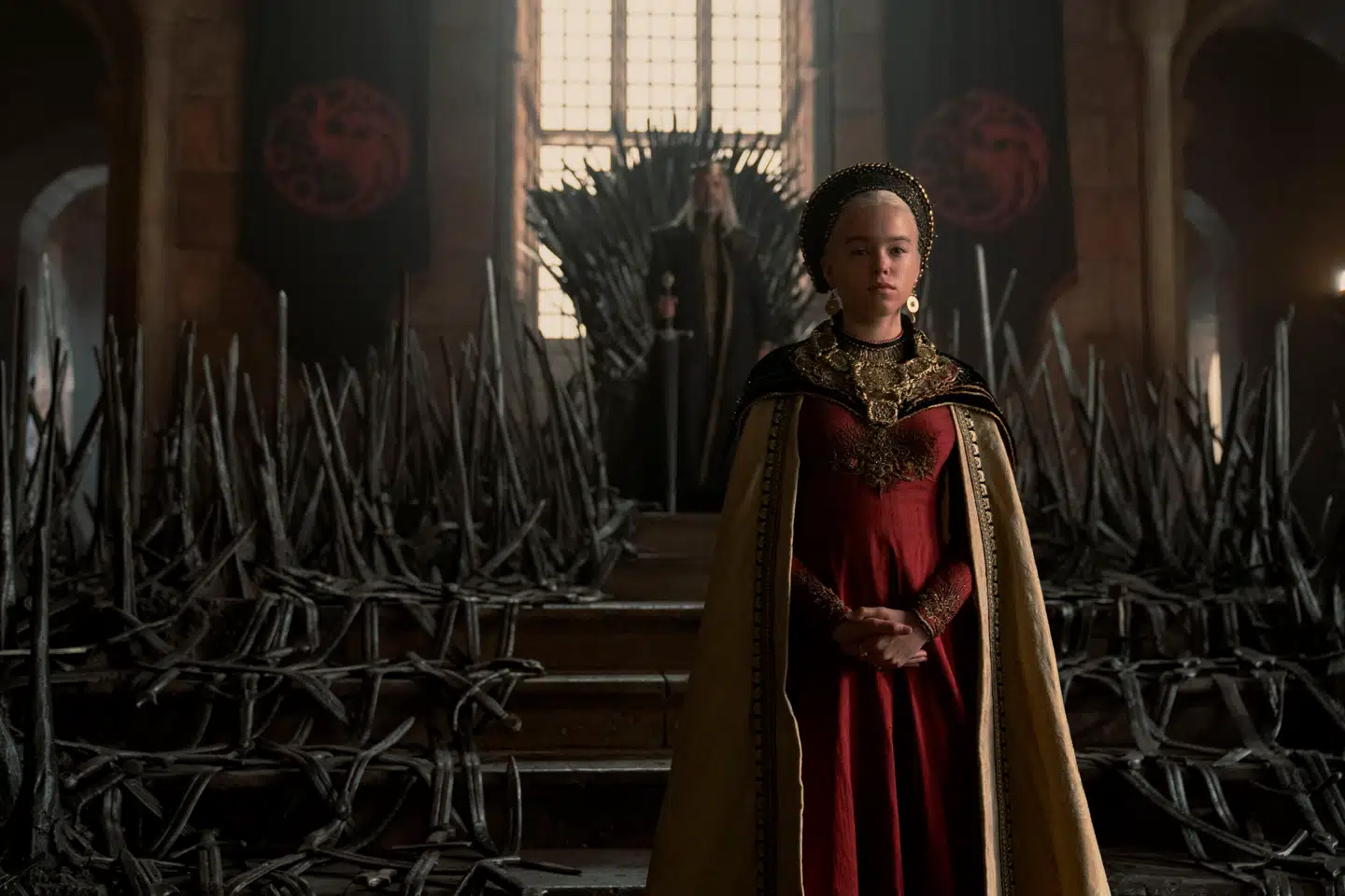 »House of the Dragon« indeholder en interessant kønskamp, hvor kvinderne – her prinsesse Rhaenyra Targaryen spillet af det unge stjernefrø Milly Alcock – går efter magten og er klogere og mentalt stærkere end mændene.