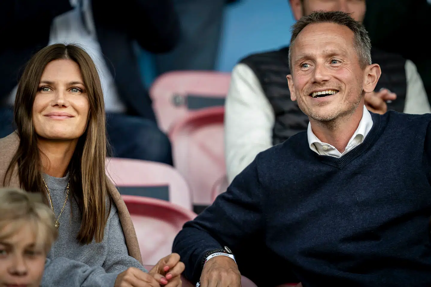 Pernille Rosendahl og folketingsmedlem Kristian Jensen (V) under Superliga-kampen mellem FC Midtjylland og FC København på MCH Arena i Herning, torsdag den 9. juli 2020. FCM vinder kampen 3-1.. (Foto: Mads Claus Rasmussen/Ritzau Scanpix)