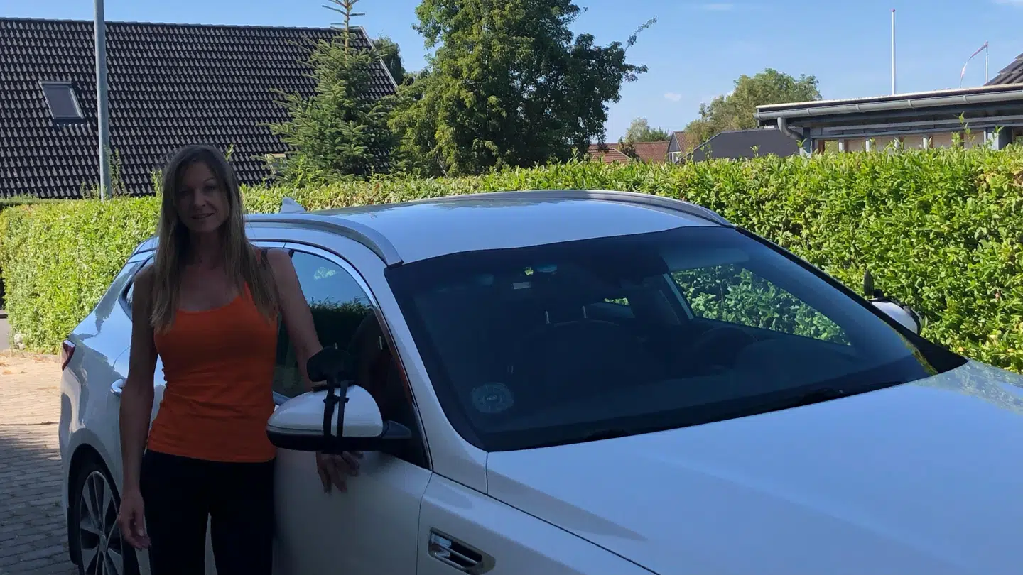 Nicoline Brandt har måttet sløjfe både sommerferier og sin motorcykel, efter hendes indtægt er faldet markant.