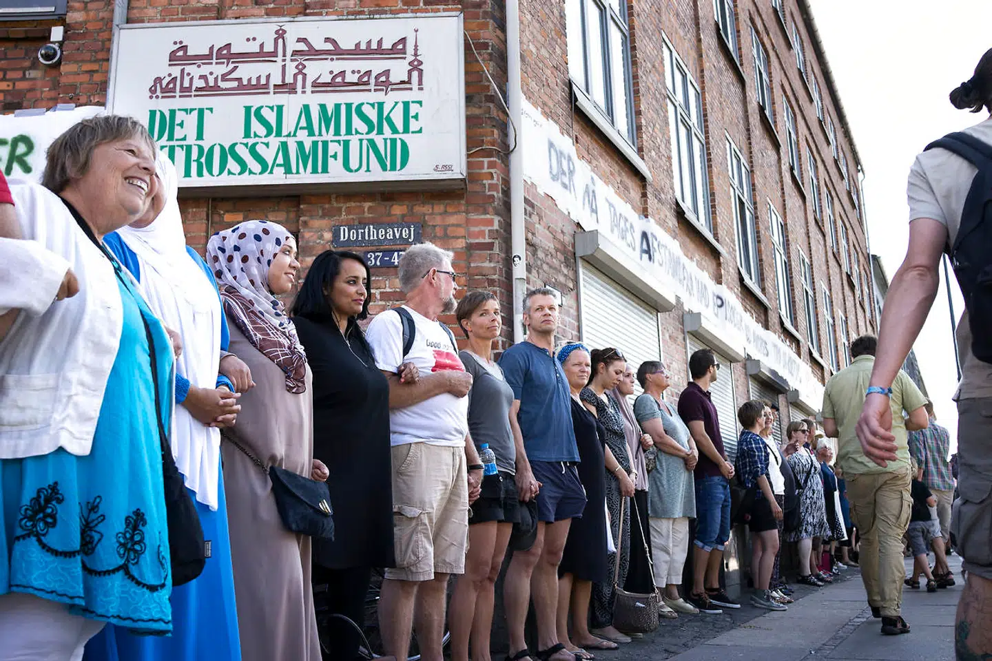 Vi tager hatten af for Gregersens detektivarbejde. Men der er ingen afsløring, skriver Zainab Nasrati, Elias Ramadan og Omar Alkhatib i denne replik til Eva Gregersen, der mener, at de tre ikke tydeligt nok har deklareret, at de har deres gang i Det Islamiske Trossamfund.