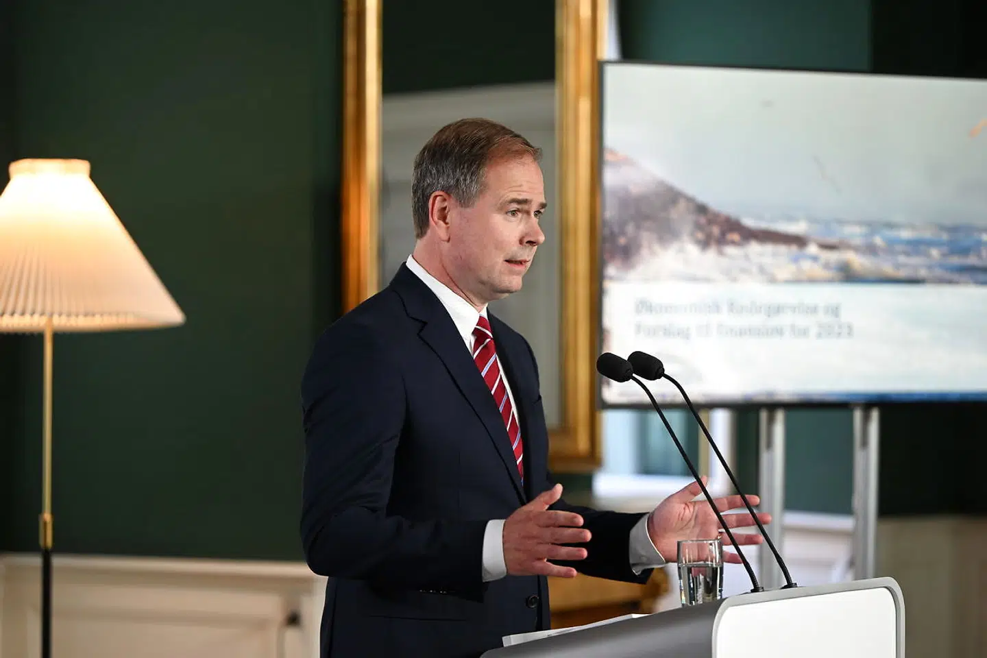 Finansminister Nicolai Wammen (S) præsenterer regeringens finanslovsforslag for 2023 og økonomisk redegørelse ved et pressemøde i Finansministeriet i København onsdag.