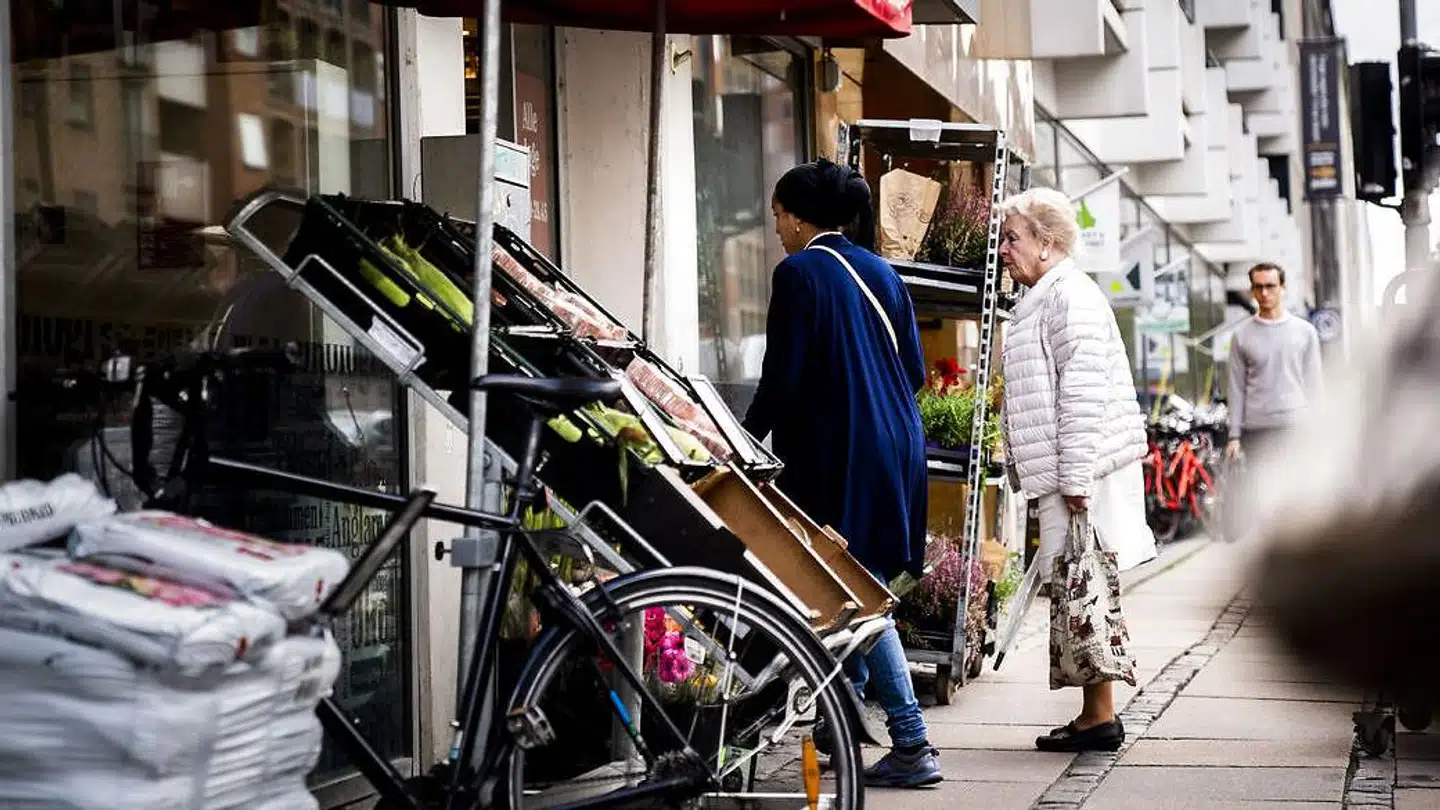 Pensionisters økonomi kan komme under kraftig pres til næste år. Der er udsigt til, at både faldende pensionsudbetalinger og voldsom inflation vil sænke deres købekraft. Arkivfoto: Maria Albrechtsen Mortensen