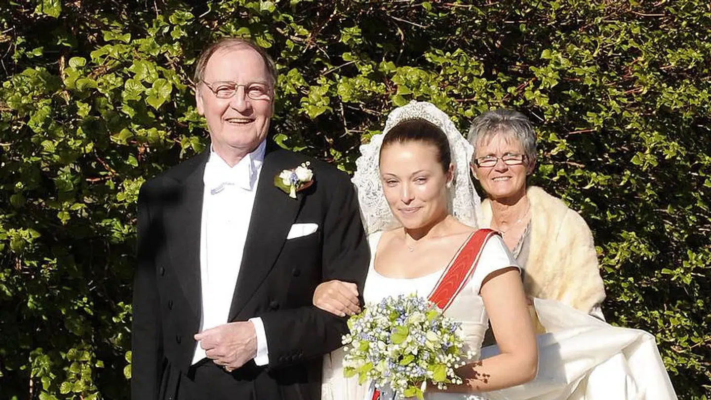 Louise Albinus og hendes far, lensbaron Niels Juel Brockdorff .