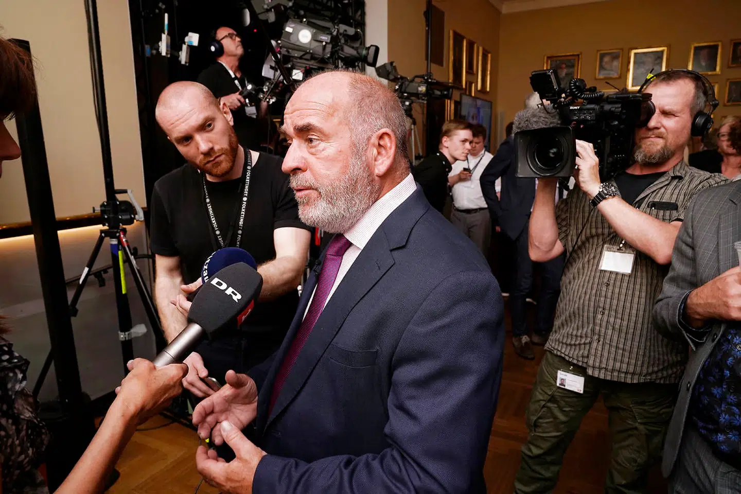 Søren Espersen, næstformand i Dansk Folkeparti, siger, at tilbagegangen på 11,3 procentpoint er »større end forventet,« men understreger, at meget kan ske i løbet af aftenen.