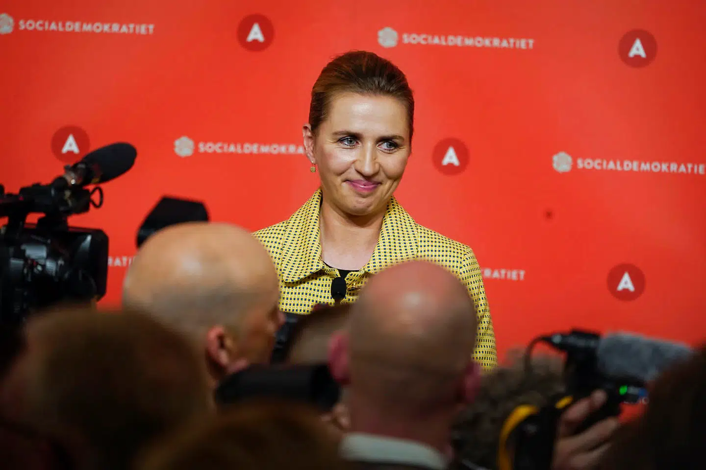 Mette Frederiksen holder tale, efter alle stemmer er talt op.