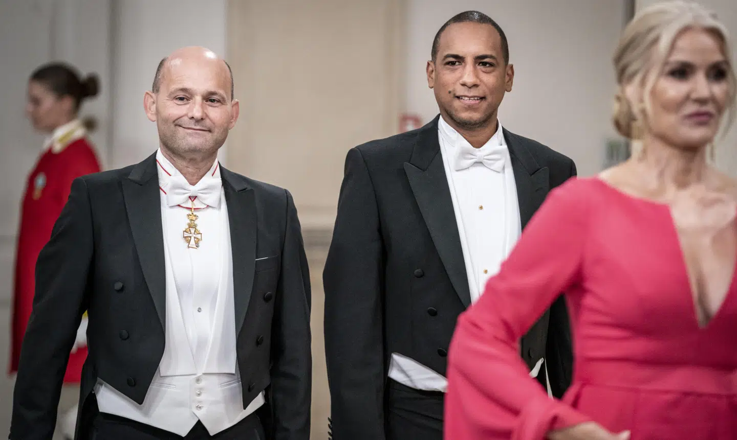 Søren Pape Poulsen og Josue Medina Vasquez, da de ankom til gallamiddag på Christiansborg Slot under fejringen af Dronningens 50-års regeringsjubilæum