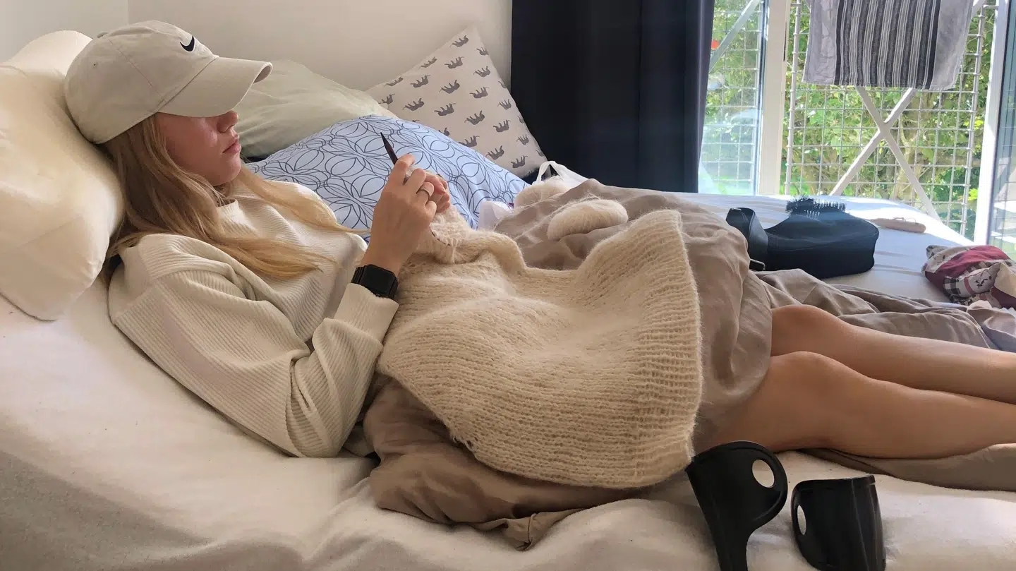 Nanna var for få år siden flyvende. I dag falder hun længere og længere ned i sin seng, uden mulighed for at stå op, som hun ønsker.