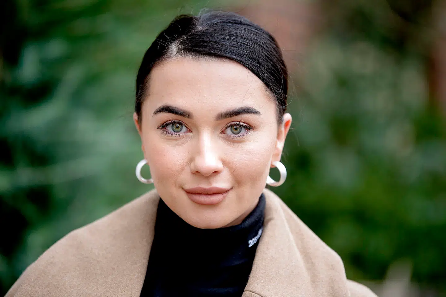 35-årige Irina Olsen er en af de største influencere og har desuden sit eget makeupmærke.