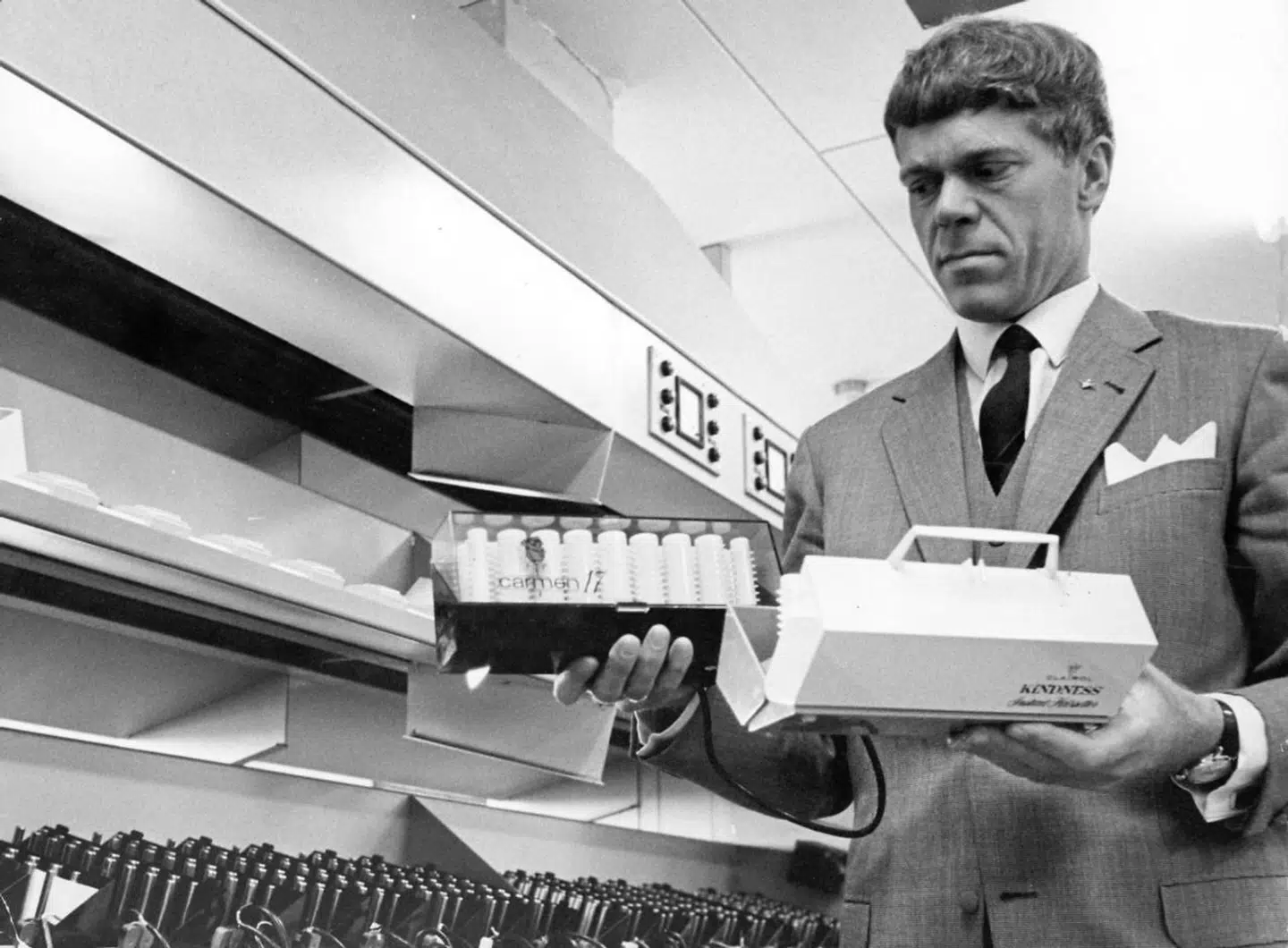 Arne Bybjerg Pedersen, der er stifter af Carmen Curlers, er død. Det skriver DR.