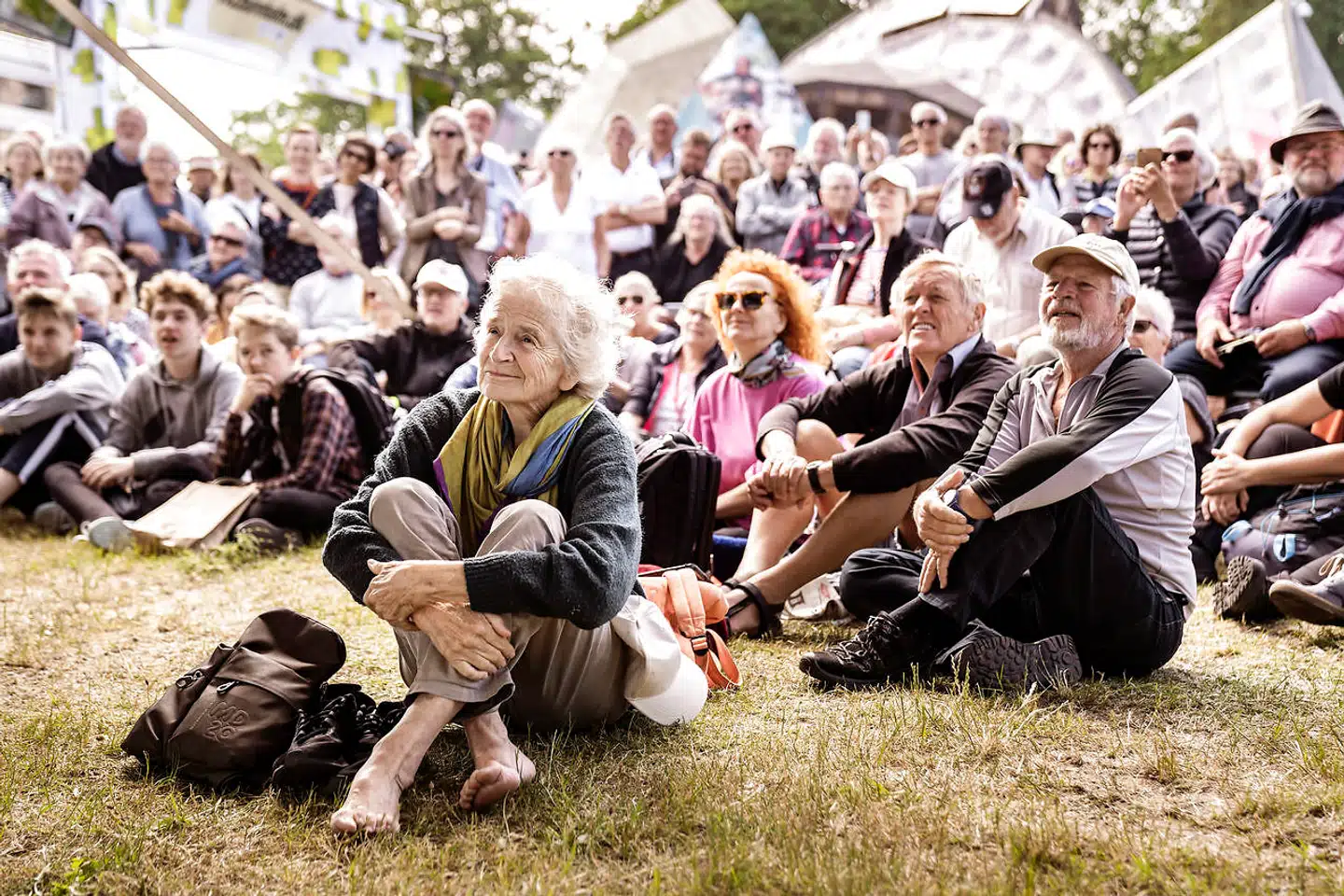 Danskerne er meget joviale. Vi hygger og griner og er enige om, at kultur er godt, og klimaet skal reddes. Efter at have klappet det budskab frem de første otte gange, stod det klart, at man mangler dem, der kan skabe forandringer. Hvor er Alex Ahrendtsen, når man har brug for ham?