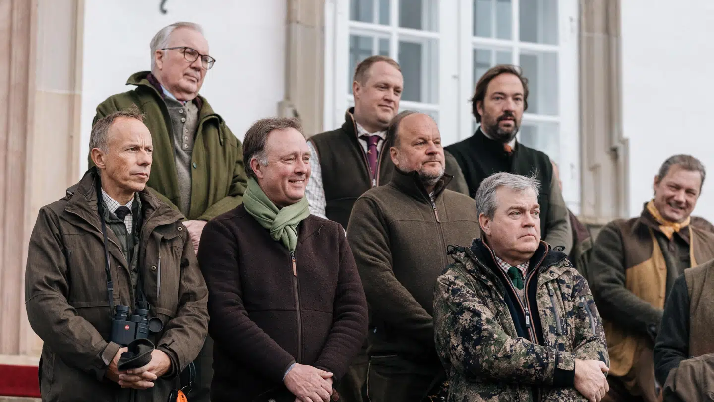 Der var kun mænd med i jagtfeltet under fredagens jagt på Fredensborg.Fra venstre øverst: Fritz Schur, Joachim Moltke, Bendt Wedell. Nederst fra venstre: Peter Heering, prins Gustav, baron von Baumbach, greve Christian Ahlefeldt-Laurvig,