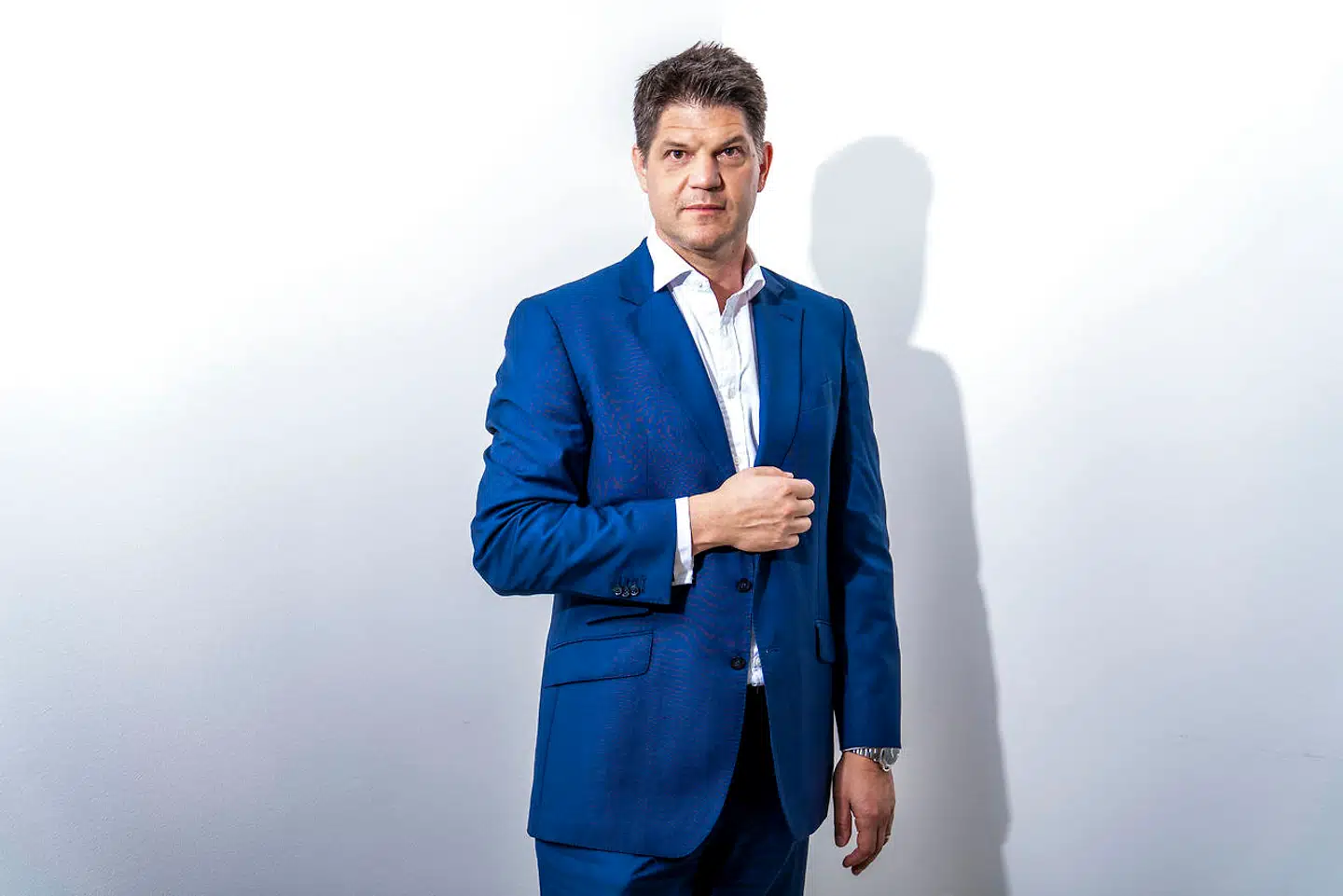 Stefan Götz, som er partner i Hellman & Friedman og formand for Nets, afviser den seneste tids kritik af et stærkt omdiskuteret program, der kan give milliarder til ledende medarbejdere.