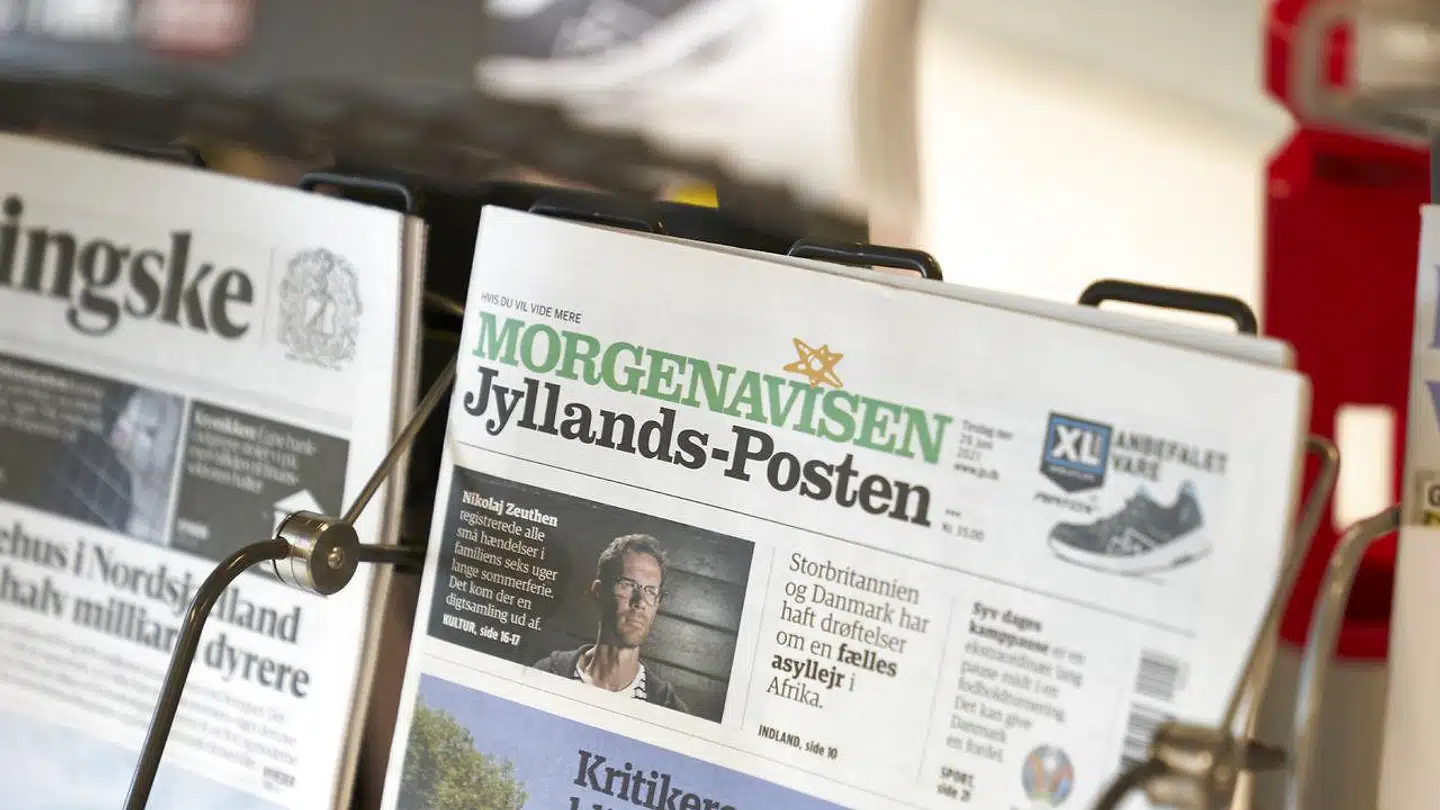 Journalisterne på Jyllands-Posten har nedlagt arbejdet i protest mod forhandlingerne om stor spareplan.