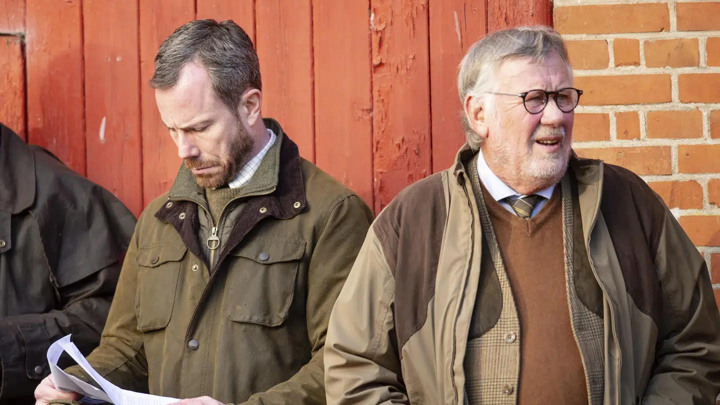 Venstres formand, Jakob Ellemann-Jensen, og vindmøllemilliardæren Peter Stubkjær Sørensen ses her ved en jagt i Gludsted Plantage i 2019.