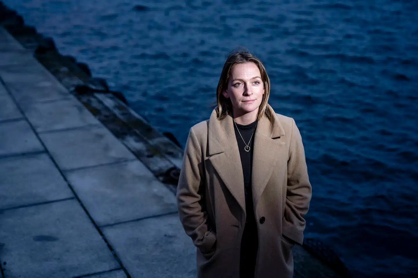 To sager om urovækkende chikane på Mærsks skibe sendte sidste år chokbølger gennem virksomheden. Siden har rederiet igangsat en række nye initiativer, der skal gøre op med et utrygt arbejdsmiljø i flåden. I spidsen for arbejdet står Amalie Grevsen.